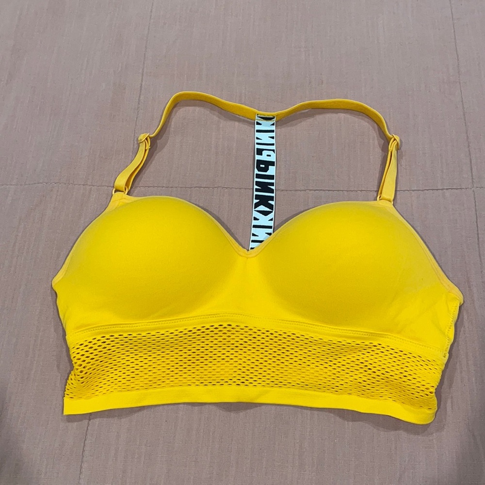 PINK Victoria’s Secret sports bra